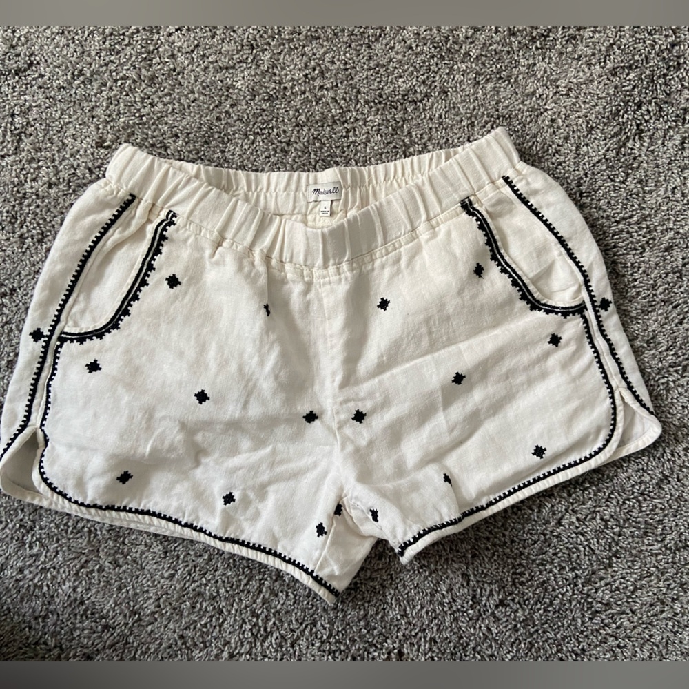 Like New- Madewell White Embroidered Women's Shorts- Size Small